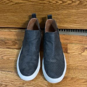 Report Black dress shoes